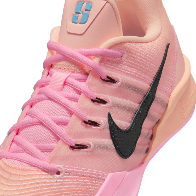 NIKE HO25 12/6 SABRINA 3 EP クリムゾンティント/ブラック-アーク