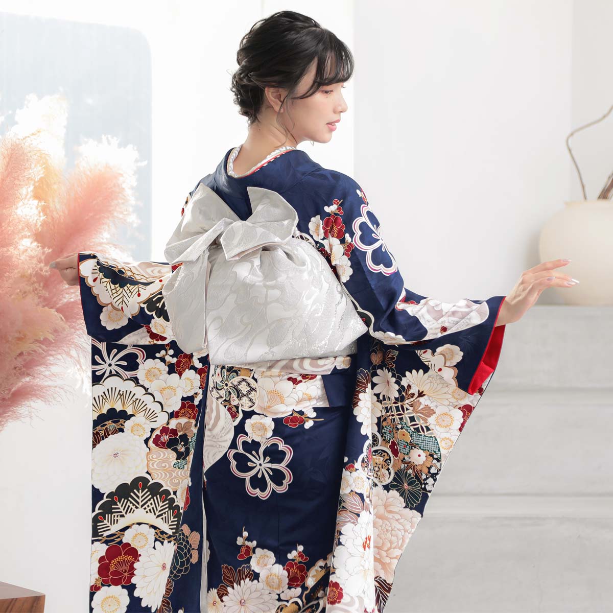 濃紺 流水菊牡丹（【振袖・袋帯・長襦袢のセット商品】） | FURISODE