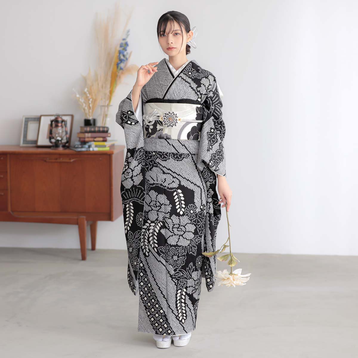 総絞り 黒 牡丹に藤（【振袖・袋帯・長襦袢のセット商品