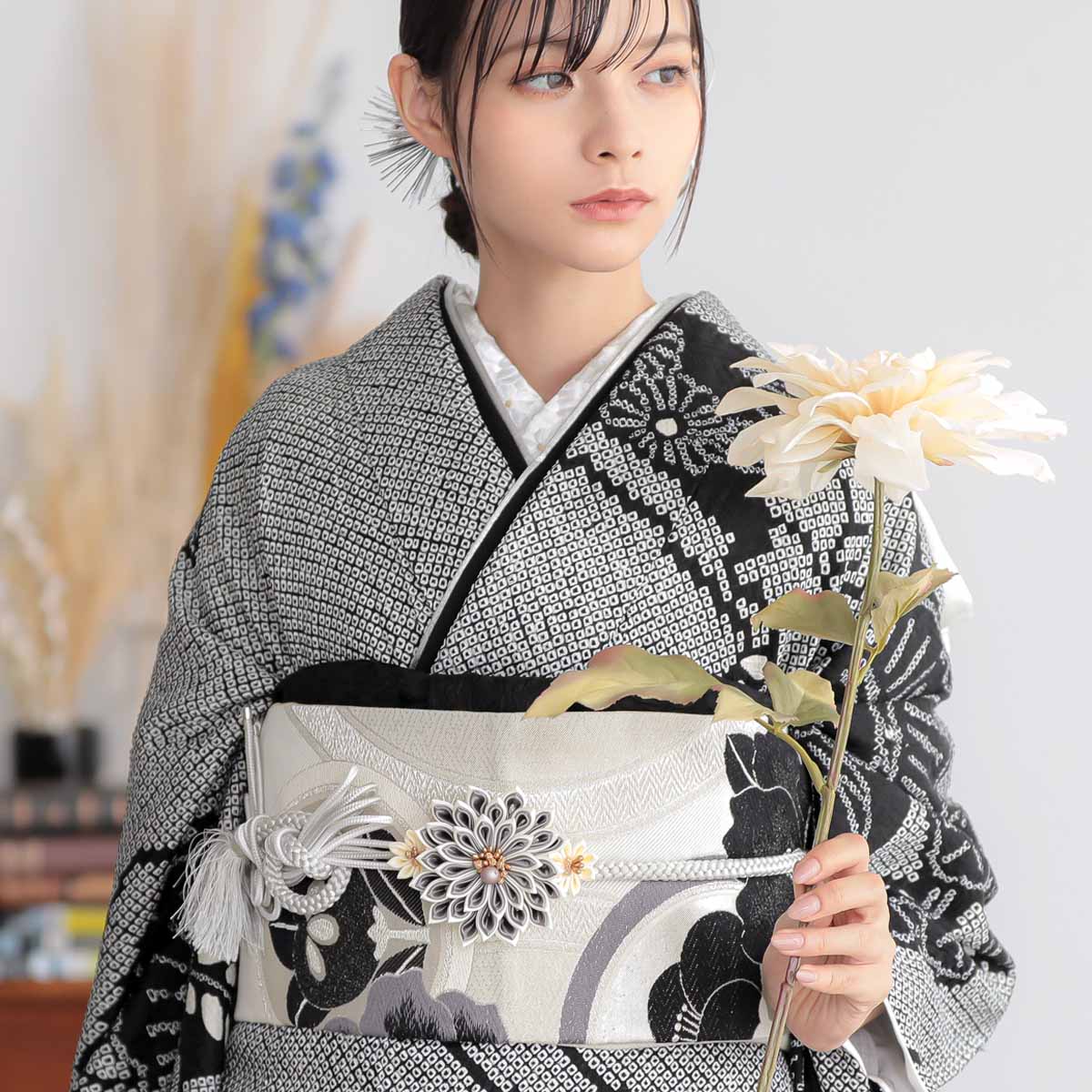 総絞り 黒 牡丹に藤（【振袖・袋帯・長襦袢のセット商品