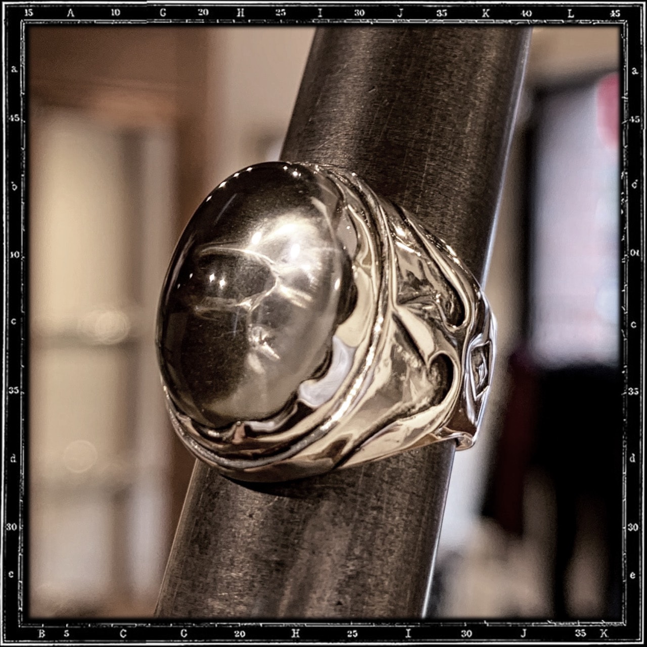 CRYSTAL SKULL RING - LARGE | クレイジーピッグ公式オンラインストア