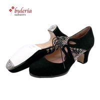 フラメンコシューズならイベリアで