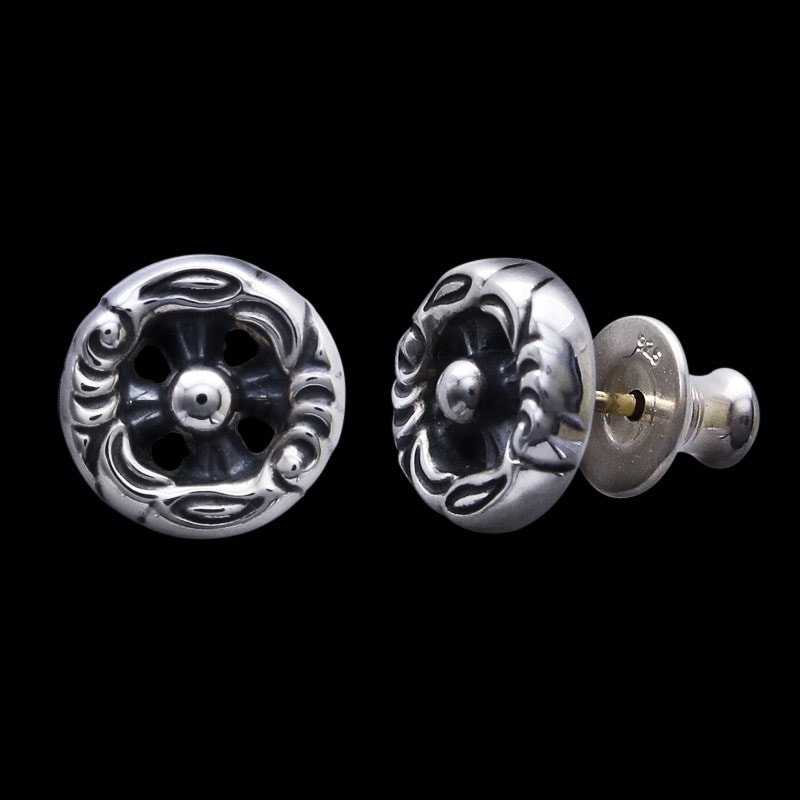 カーヴド スタッド イヤリング | メイティングフライト コレクション