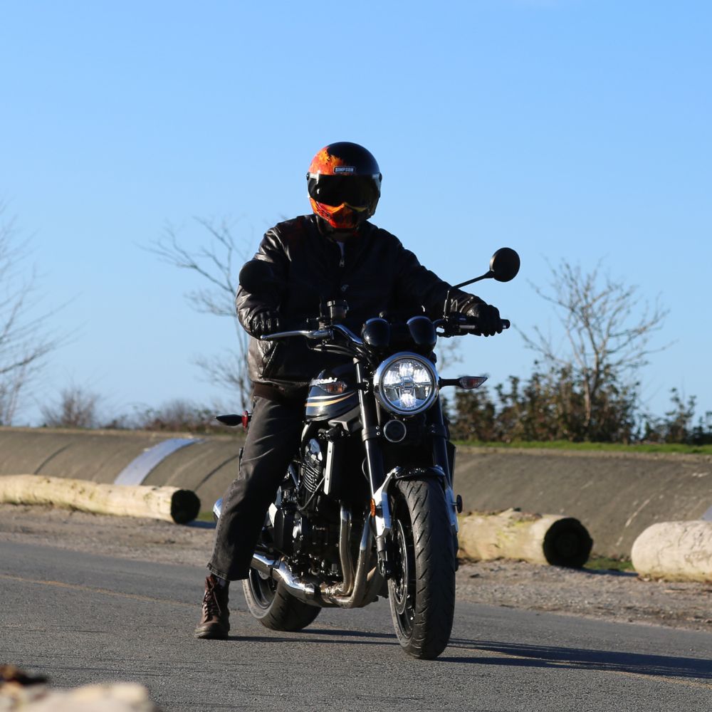 SIMPSON M30 フレアブラック | SIMPSONヘルメット公認オンラインストア