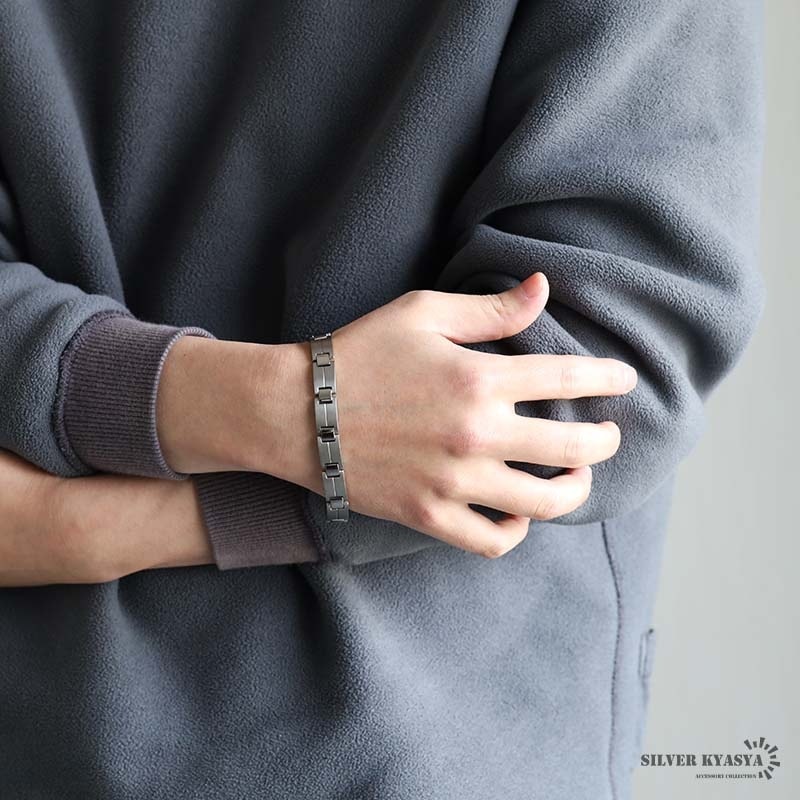 数量限定デザイン】純チタン製 ブレスレット つや消し加工 [b947