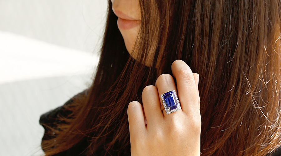 タンザナイト リング 16.22ct エメラルドカット プラチナ 第三者機関