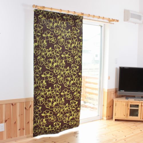 モダンな北欧調花柄 綿（コットン）100％カーテン（ダークブラウン