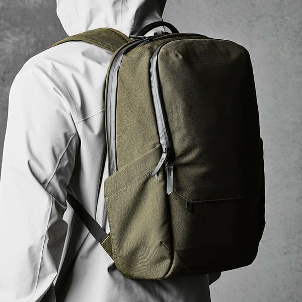 ELEMENTS BACKPACK PRO AXOFLUX | BACKPACKS | 【公式】ALPAKA (アルパカ)