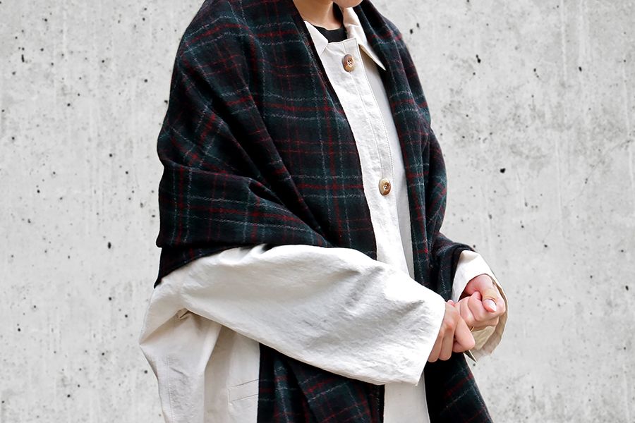 洗いをかけた ウールガーゼチェック 【毛 生地 ストール】 - 生地