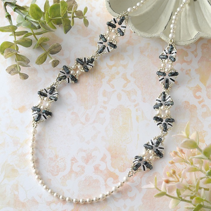 ビーズファクトリー コーラルビーズ＆クォーターティラビーズのロング