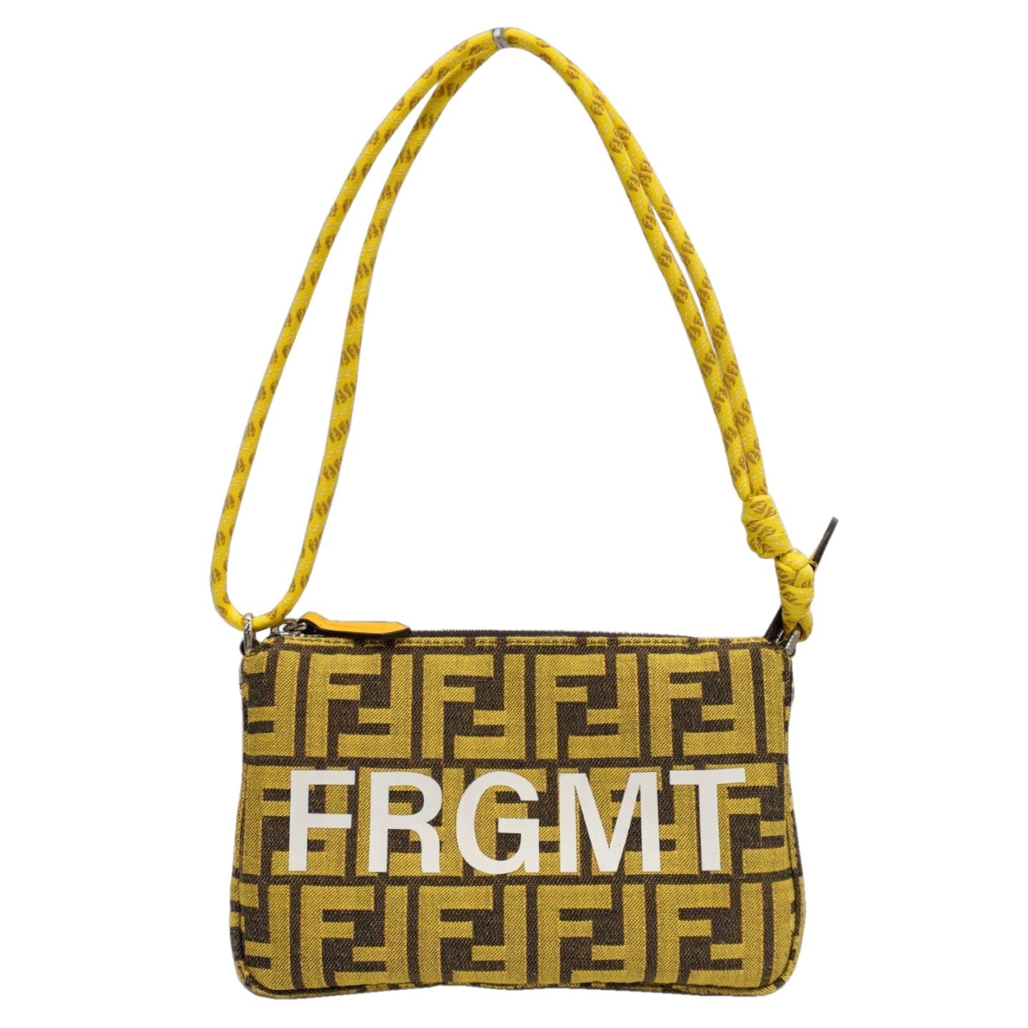 FENDI (フェンディ) フラグメント ショルダーバッグ 8BS073 イエロー