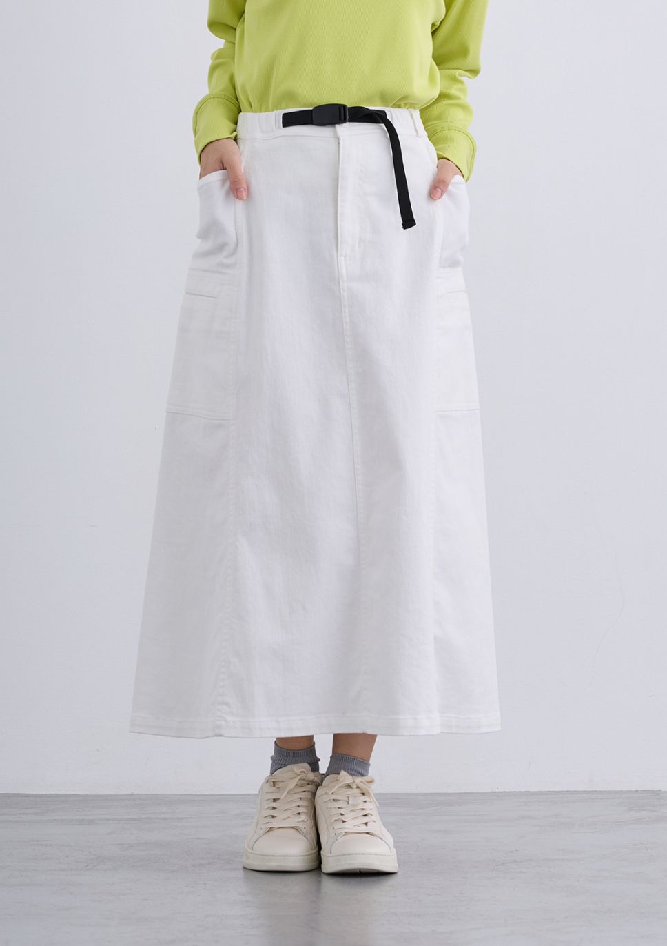 BRAND,LUIS MARI | Cour Carre an ONLINE STORE