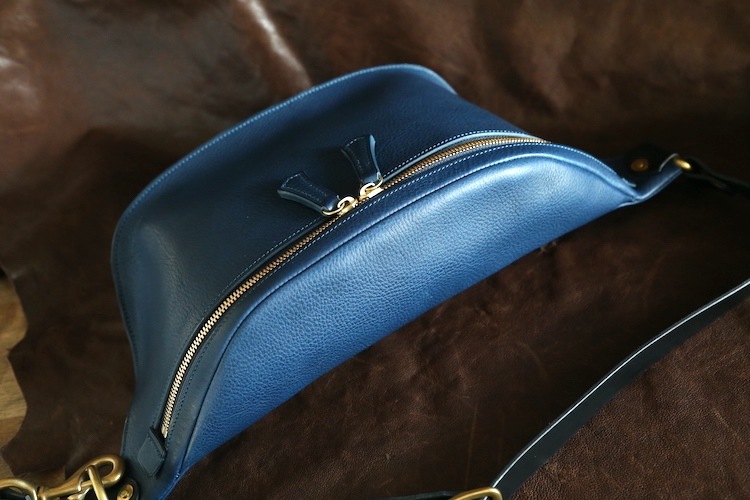 limited】 クロスボディバッグ tasca（タスカ） ロイヤルブルー | Bag