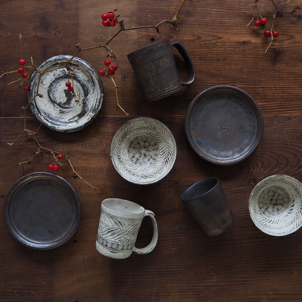 黒金彩/5寸皿 | 唐津焼 雅樂窯 ( うたがま ) | 糸島くらし×ここのき