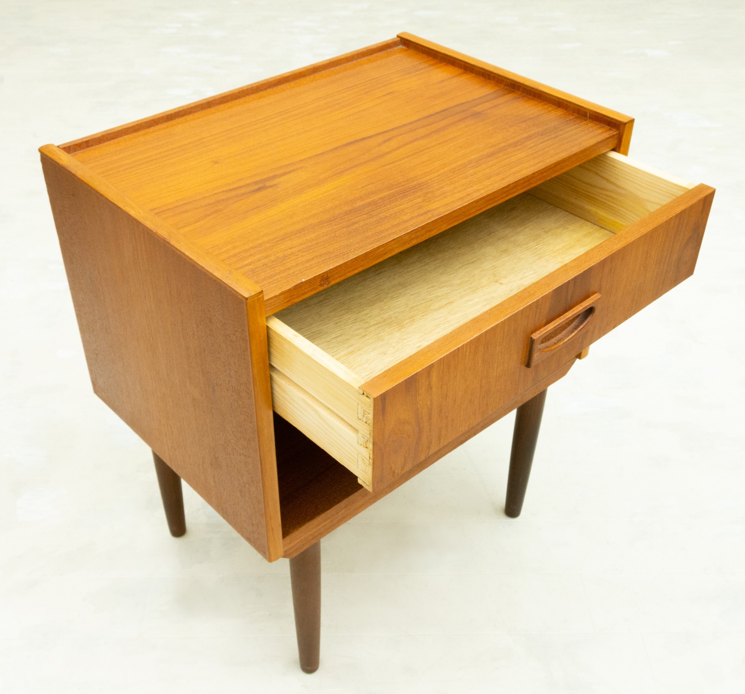 スモールチェスト ナイトテーブル チーク 北欧ビンテージ家具CLOVERKY