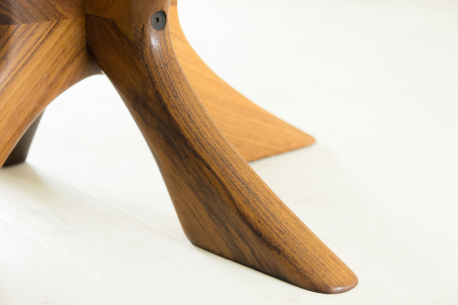 ガラステーブル ヴィッケルソ ローズウッド 北欧家具 通販 CLOVERSKY