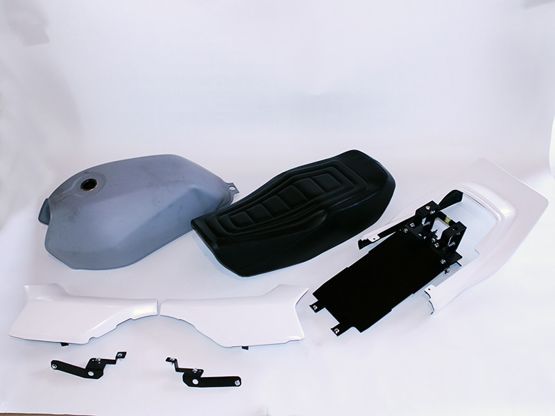 CB400SF （NC42前期）VTEC Revo無塗装ペイントベースTYPE-X外装Wあん