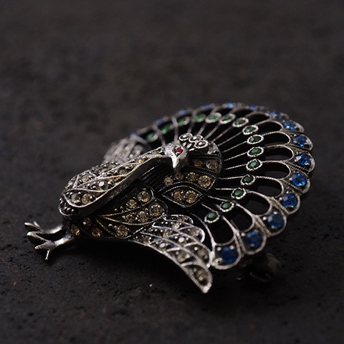 シルバー ペーストガラス ピーコックブローチ