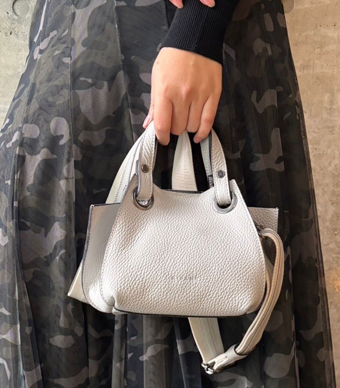 RIPANI】バイカラーショルダーベルト付牛革シュリンク加工トートバッグ