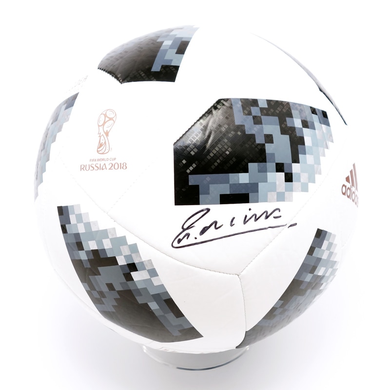 イニエスタ直筆サイン入りW杯2018サッカーボール | THE DUGOUT