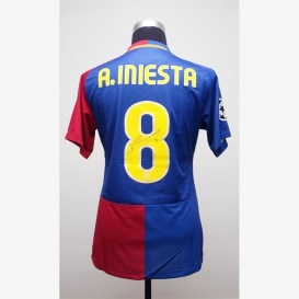 アンドレス・イニエスタ直筆サイン入りメモラビリアを販売 - THE DUGOUT