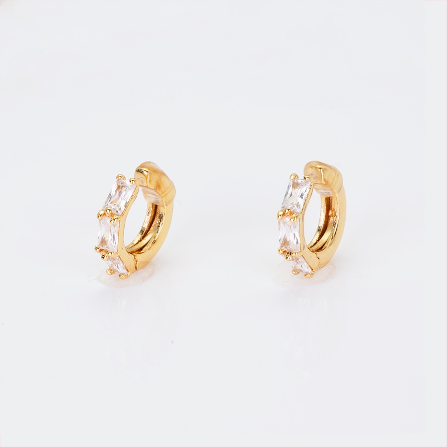 zero touch クリスタルフープイヤリング | オリジナルアクセサリー通販