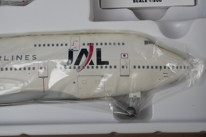 1/200 B747-400 JAL アーク塗装 JA8088 ［16017］ JTA商事/中古