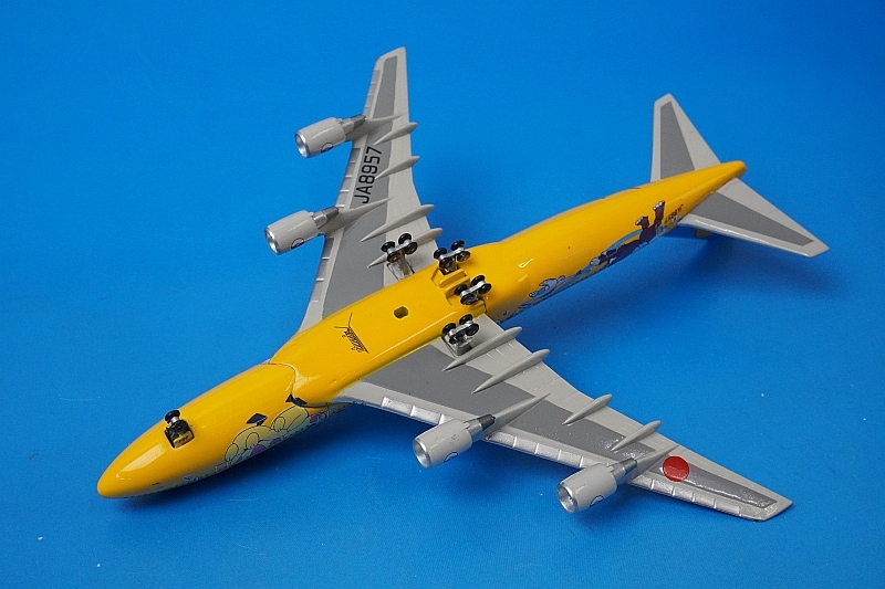 1/400 B747-400 ANA ポケモン ピカチュウジャンボ JA8957 フェニックス