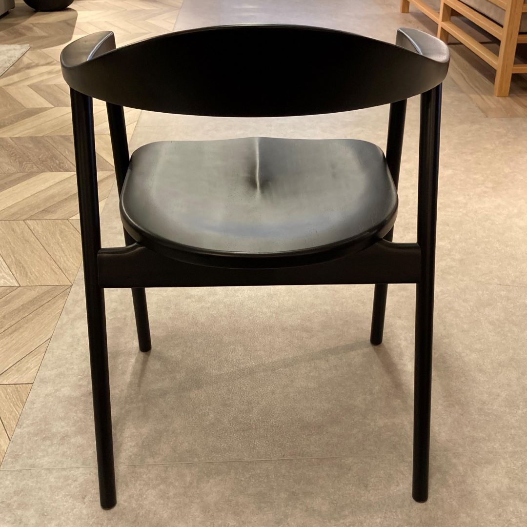 ダイニングチェア コルソナ ブラック塗装 板座 | チェア・椅子