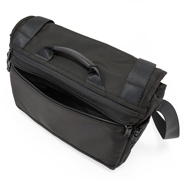 トゥミ TUMI アルファ ブラボー メッセンジャーバッグ「ファロン