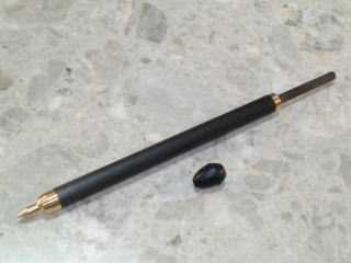 カーボン製 チェロ用エンドピン 10mm チェロエンドピン <BR>カーボン（径10ミリ）