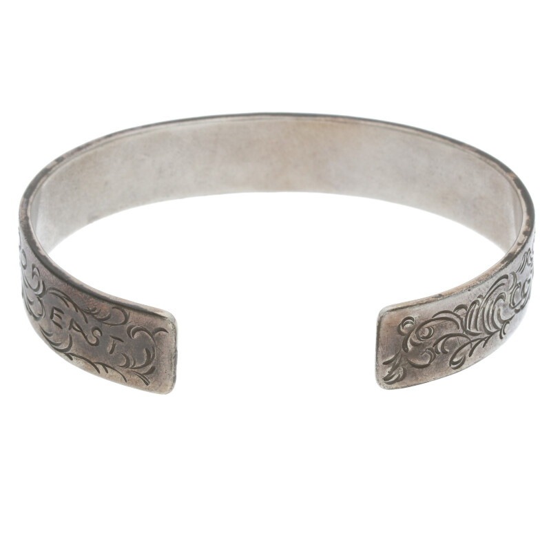 決算SALE】唐草彫り平打ちブレス M 【取扱：原宿シルバー店】 | すべて