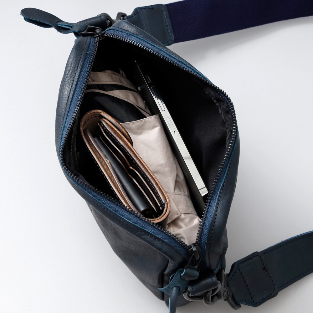 Butler Verner Sails】HORSE LEATHER SQUARE ZIP SHOULDER BAG ホース