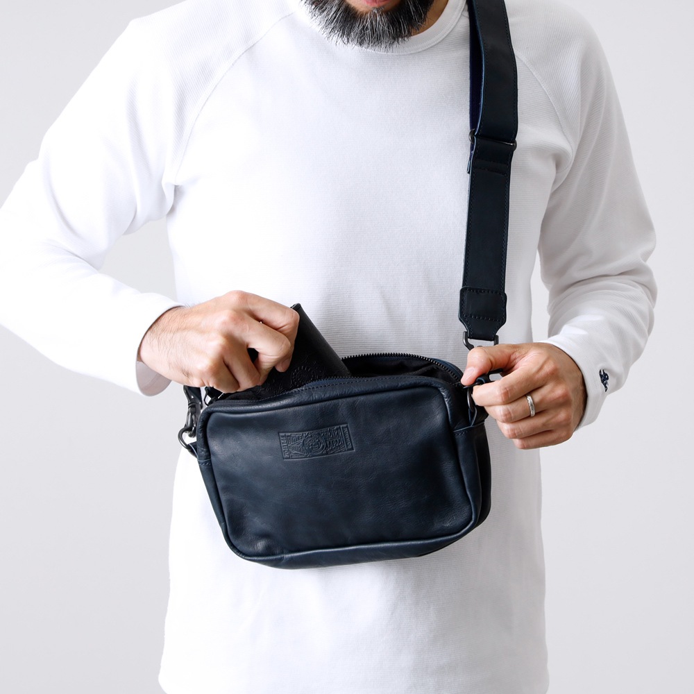 Butler Verner Sails】HORSE LEATHER SQUARE ZIP SHOULDER BAG ホース