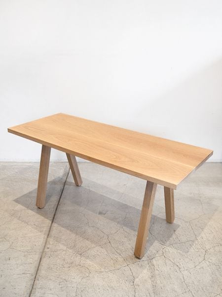 ダイニングテーブルから屋外用テーブルまで - テーブル一覧 【IDEA】