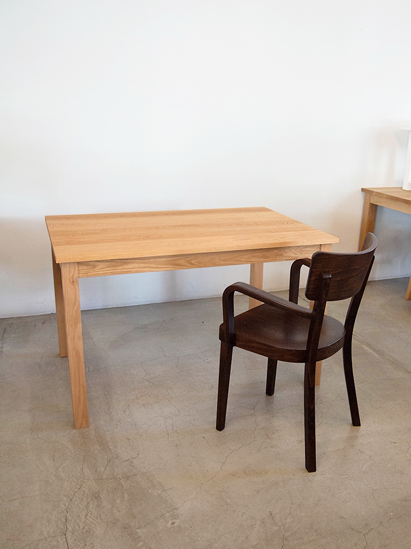 レッドオーク無垢材ダイニングテーブル 120×80cm ｜イデア