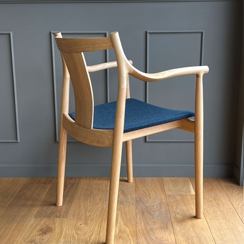 コーラス CHORUSアームチェア／日進木工 | チェア | イズミ