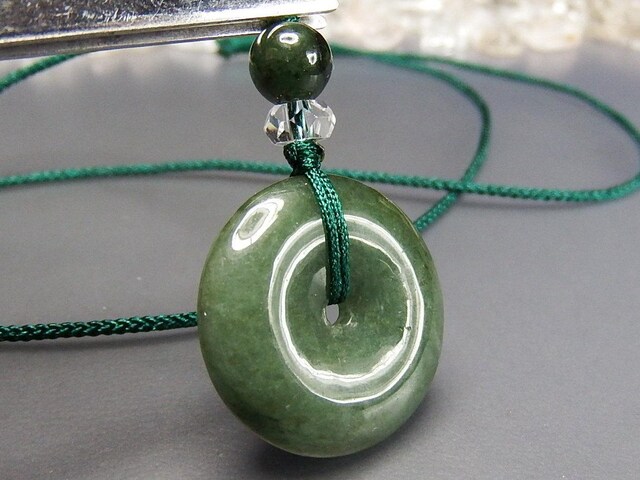 濃い緑ひすい本翡翠ジェダイト天然石丸平安扣ペンダントネックレス平安