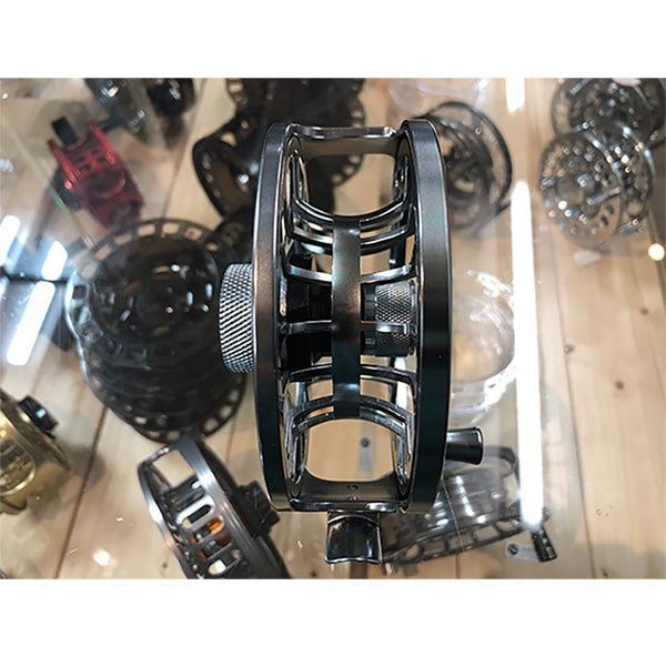 SCIERRA TRAXION 1 LW リール