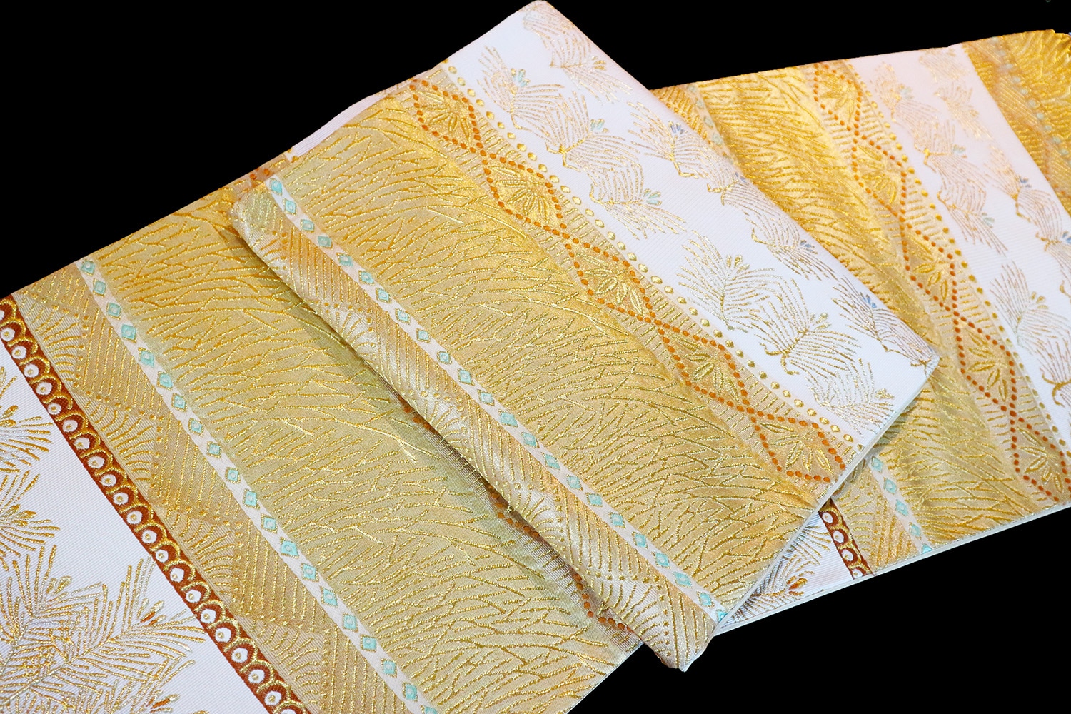 厳選仕立上がり商品 最高級袋帯「本金箔 横段松華紋」 | 販売着物商品