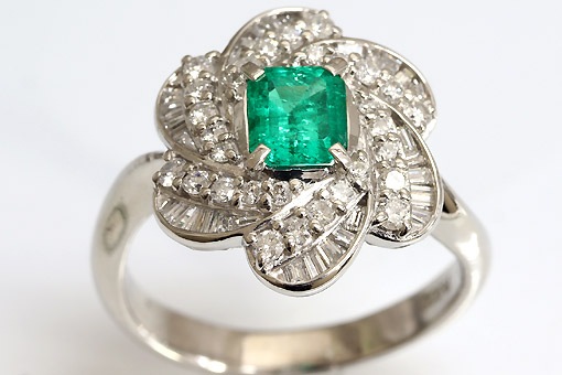 H2-16z0115【エメラルド 0.61cts】Pt900ダイヤモンドリング