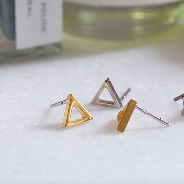 Baqless (バックレス) ピアス トライアングル ゴールド/シルバー