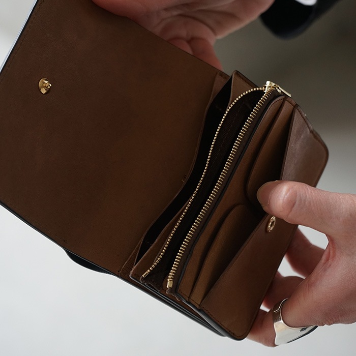 フォルメ　ショートウォレット　サーペンタイン　財布 forme（フォルメ）Short Wallet（Black×Brown）Serpentine｜通販