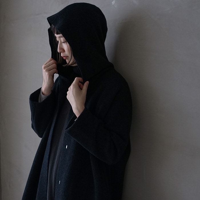 □（e233k095） / evam eva(エヴァムエヴァ) /press wool hooded coat