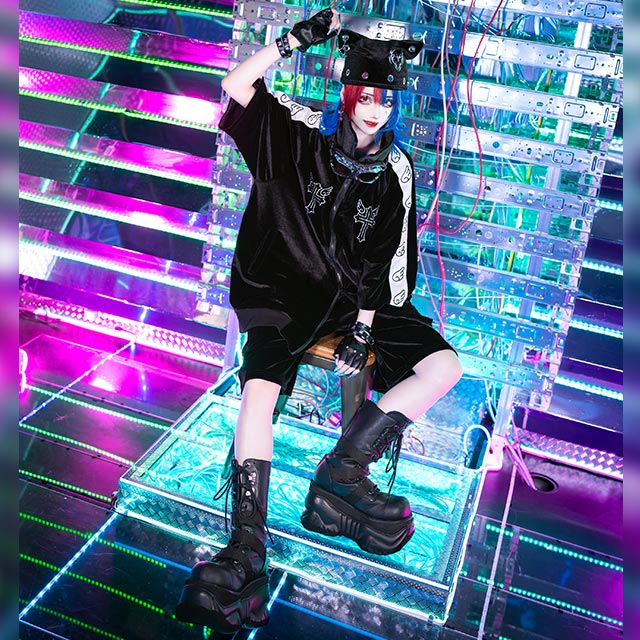 天界のベロアジャージハーフパンツ【BLACK】｜LISTEN FLAVOR(リッスン