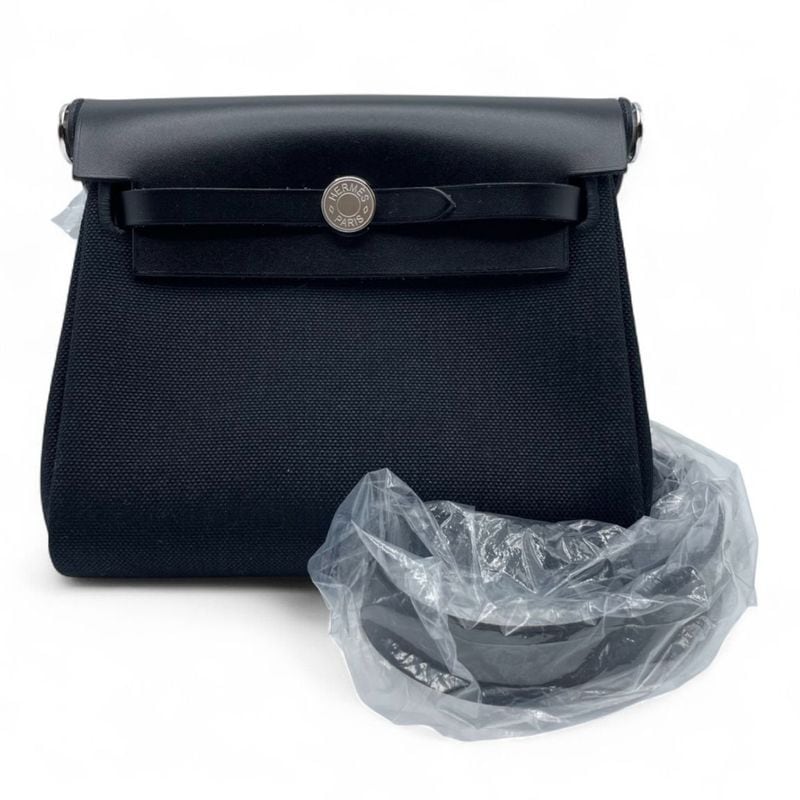 エルメス エールバッグ ジップ ミニ 20 ノワール トワルミリタリー