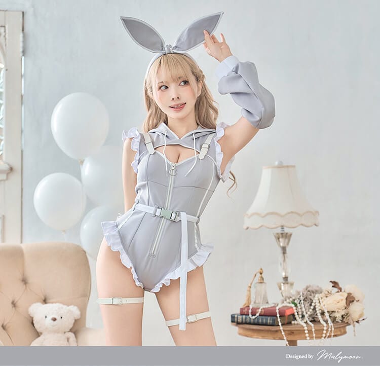 即日発送】フリルジップスウェットバニー《オリジナルコスプレ8点