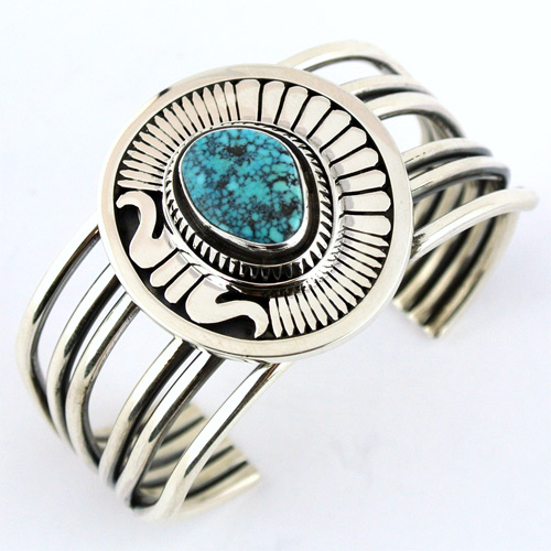 Leonard Nezレオナルドネズのインディアンジュエリー｜マライカ公式通販