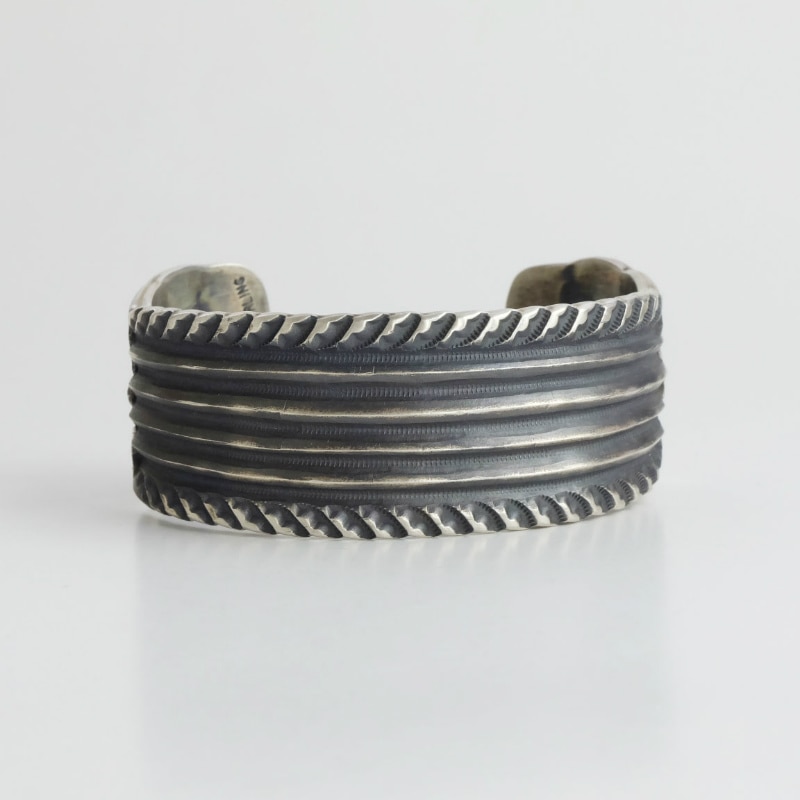 163mm エマーソンビル スタンプワーク バングル｜マライカ公式通販