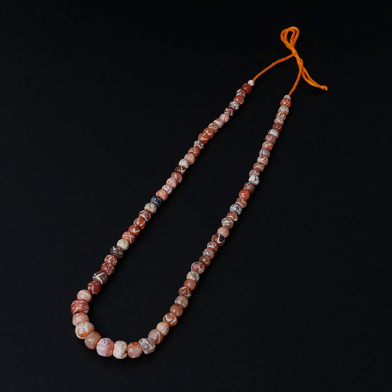 エッジドカーネリアン・古代ビーズ｜マライカ公式通販